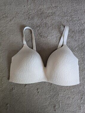 Knix Cream Wing Woman Contour Bra Size 4